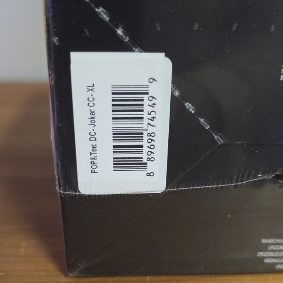 Funko DCeased Pop Tee and Figure Set - Black and Yellow JOKER - Picture 7 of 7